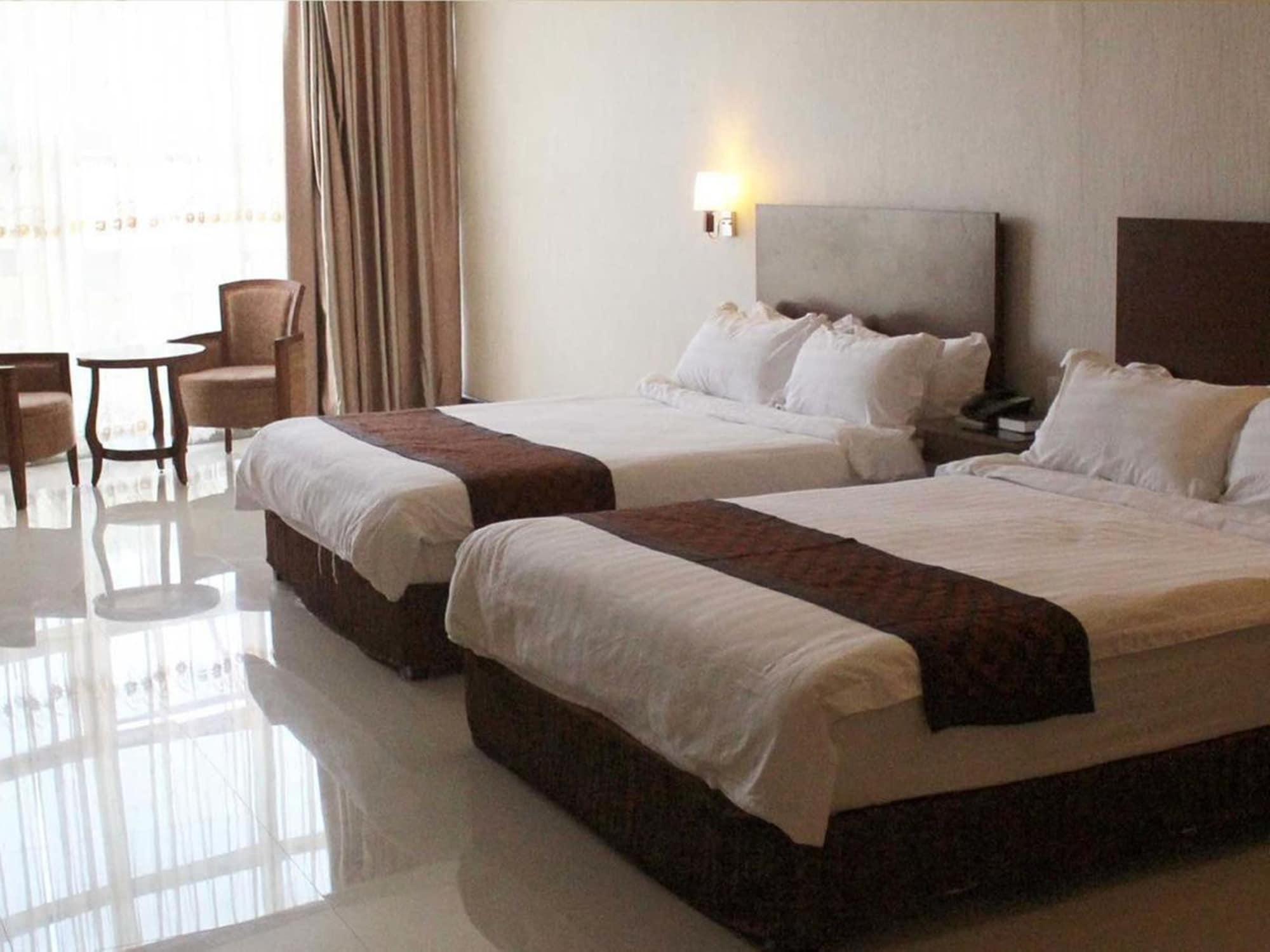 Baguio Crown Legacy Hotel Багио Экстерьер фото