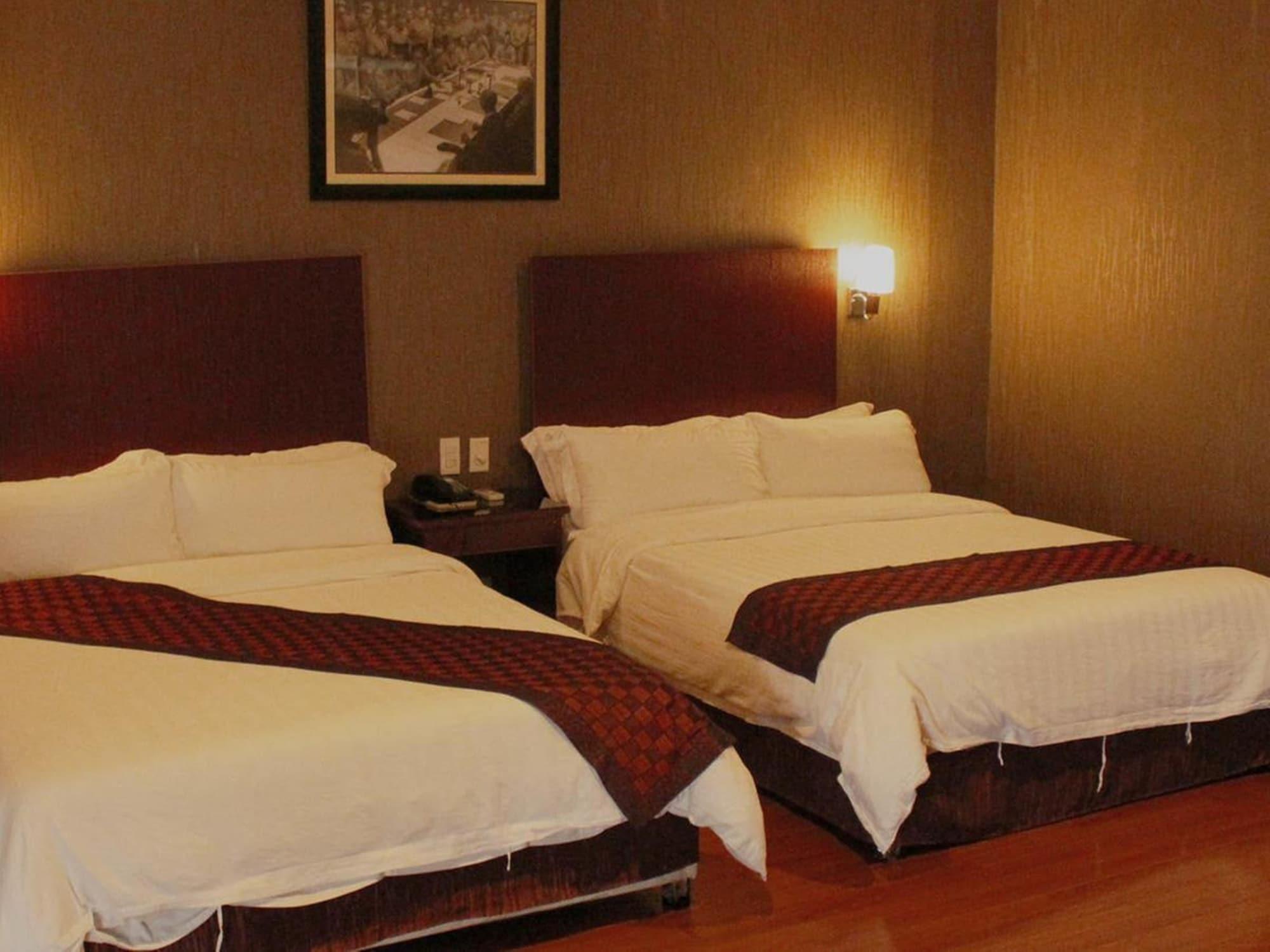 Baguio Crown Legacy Hotel Багио Экстерьер фото