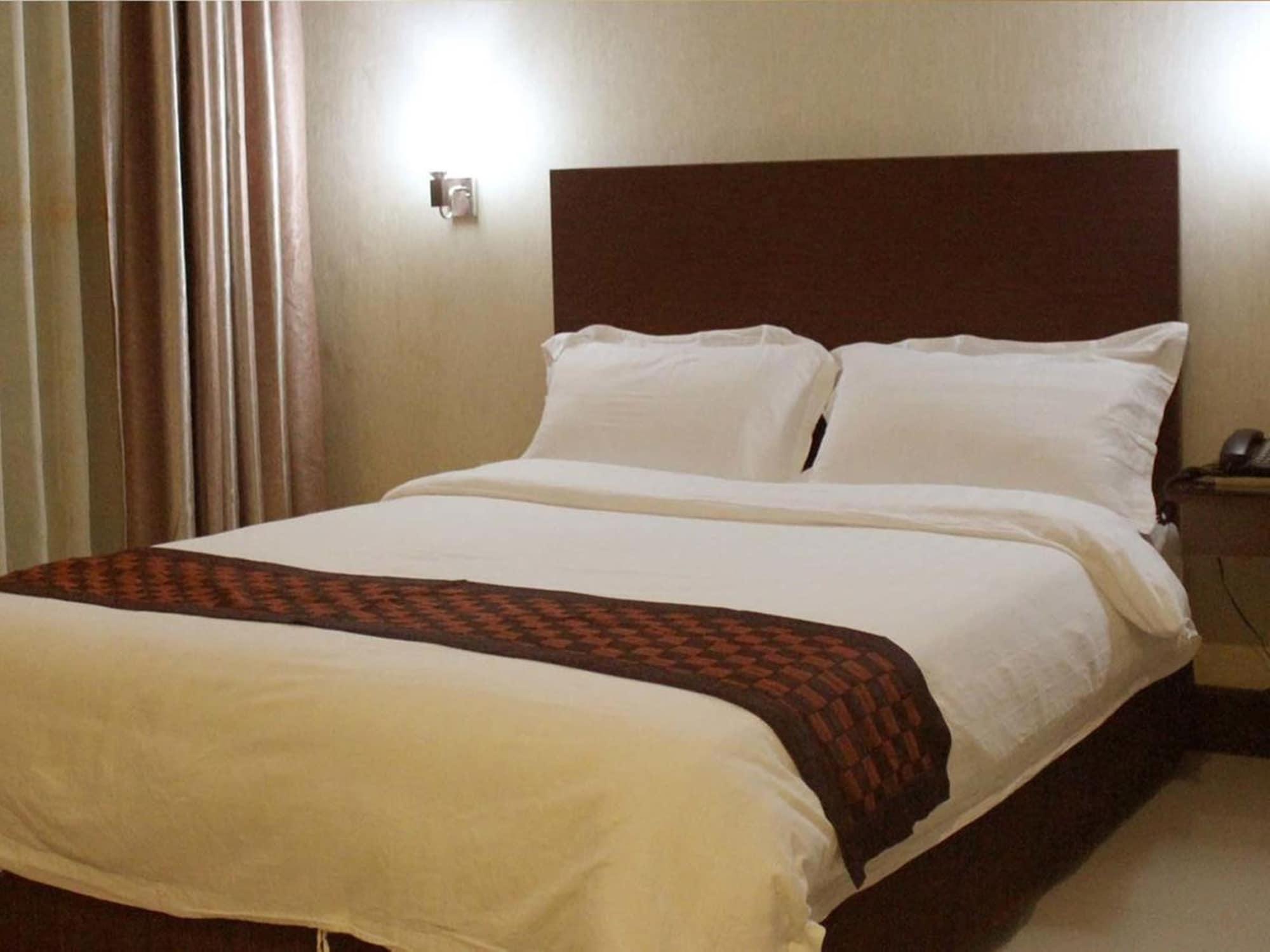 Baguio Crown Legacy Hotel Багио Экстерьер фото