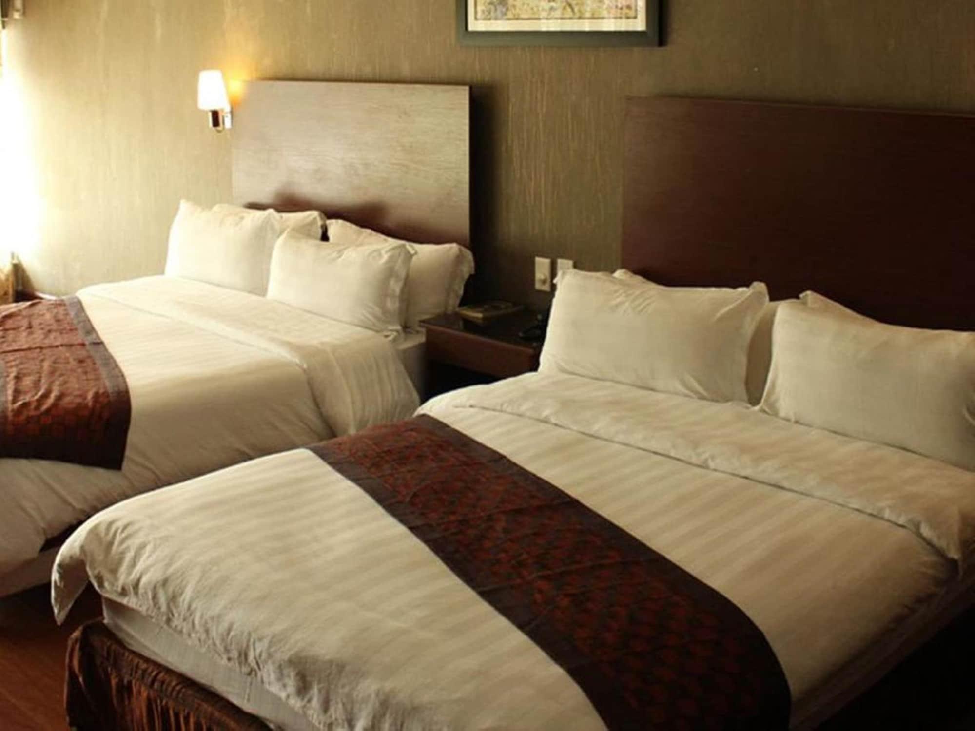 Baguio Crown Legacy Hotel Багио Экстерьер фото