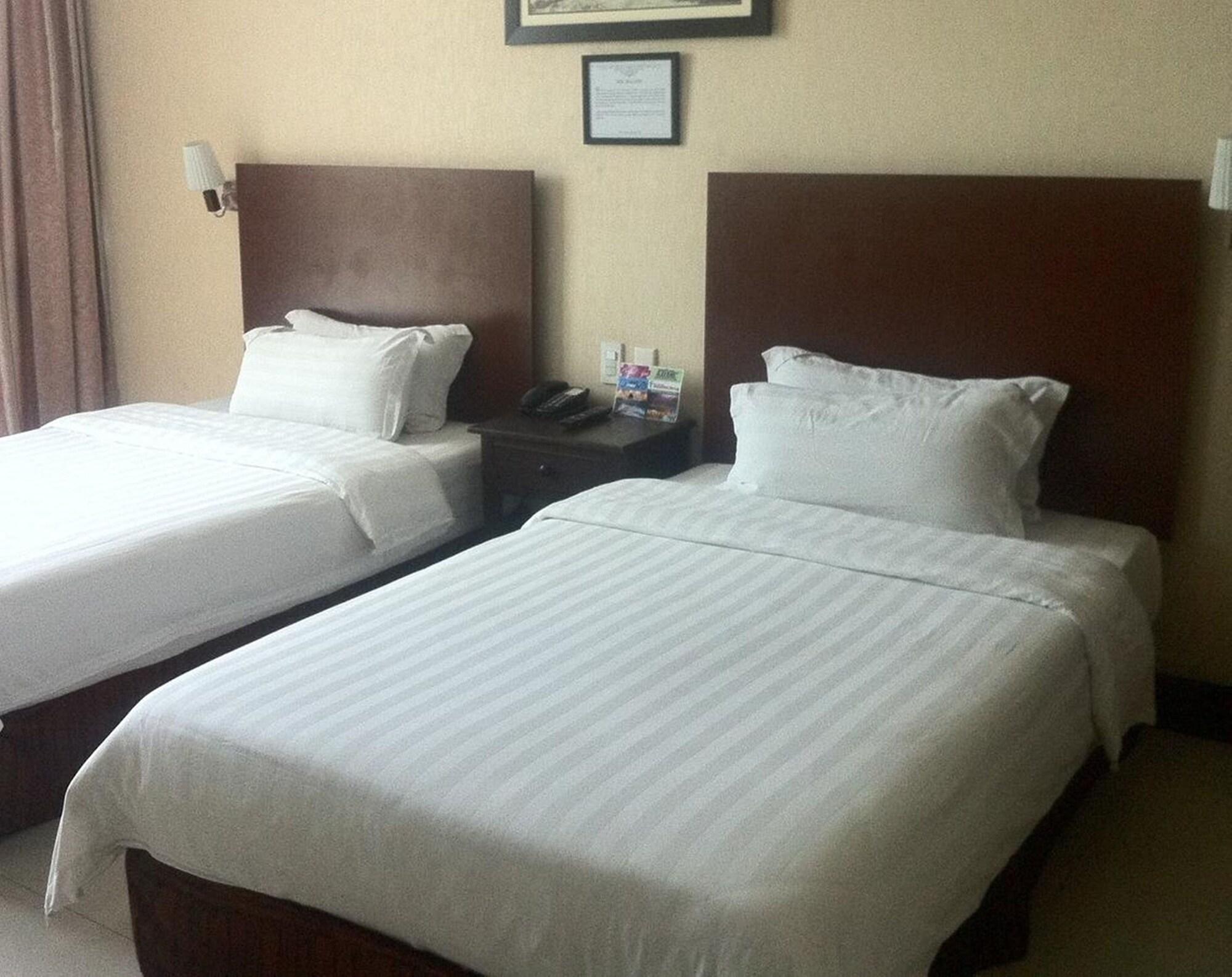 Baguio Crown Legacy Hotel Багио Экстерьер фото