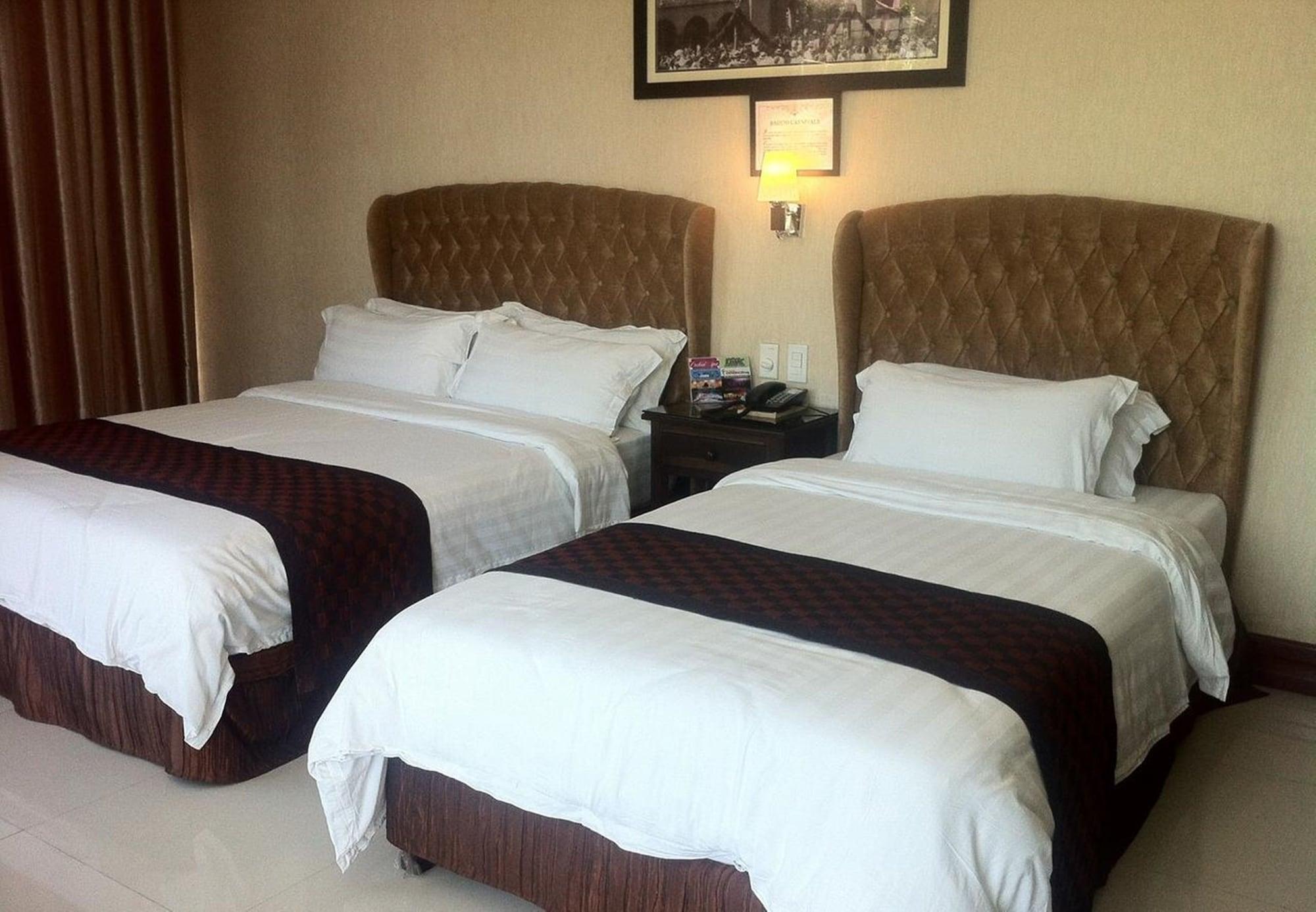 Baguio Crown Legacy Hotel Багио Экстерьер фото