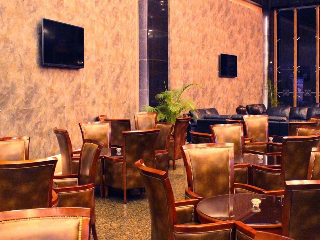 Baguio Crown Legacy Hotel Багио Экстерьер фото