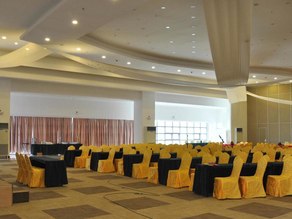 Baguio Crown Legacy Hotel Багио Экстерьер фото