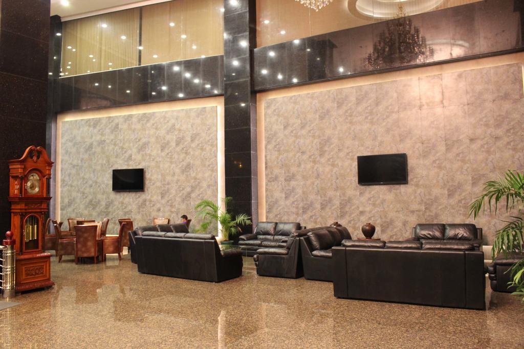 Baguio Crown Legacy Hotel Багио Экстерьер фото